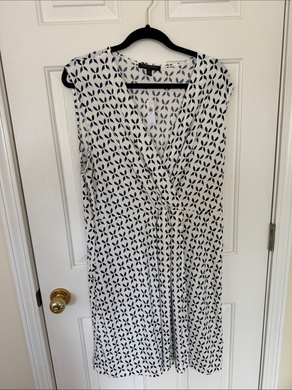 Banana Republic White and Black Sleeveless Wrap-Style Dress